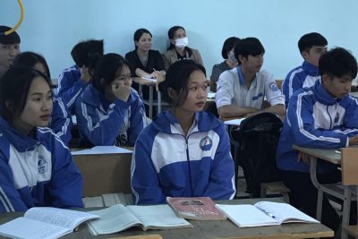 Một số hình ảnh về hoạt động sinh hoạt chuyên môn theo nghiên cứu bài học tại trường THPT Trần Nhân Tông trong tháng 12/2022 và tháng 01/2023
